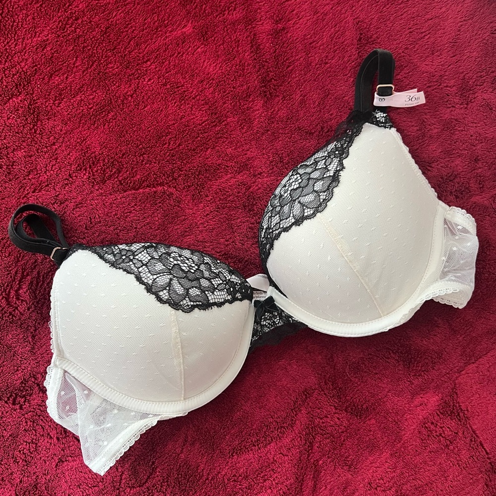 Victoria's Secret Black and White Lace Bra